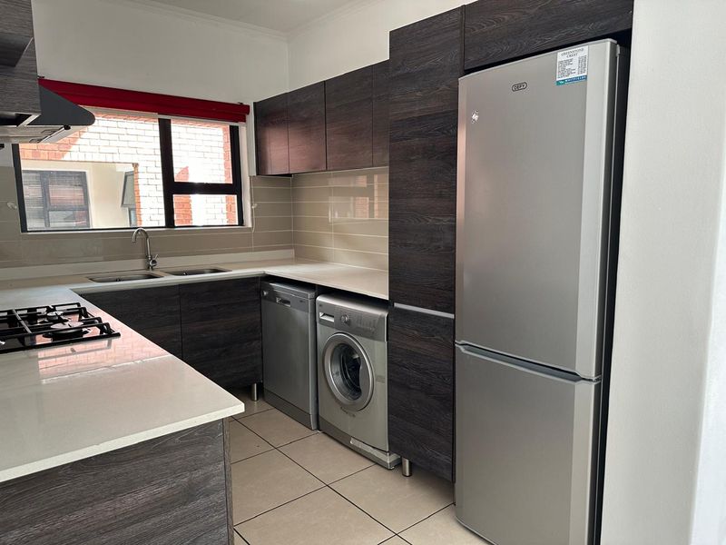 Greenstone Crest | 3 Bed | 2 Bath | FF | Available Immediately - Photo 8