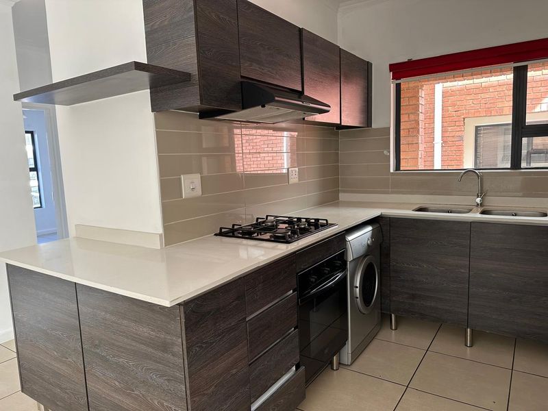 Greenstone Crest | 3 Bed | 2 Bath | FF | Available Immediately - Photo 6