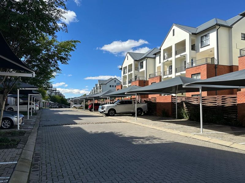 Greenstone Crest | 3 Bed | 2 Bath | FF | Available Immediately - Photo 2