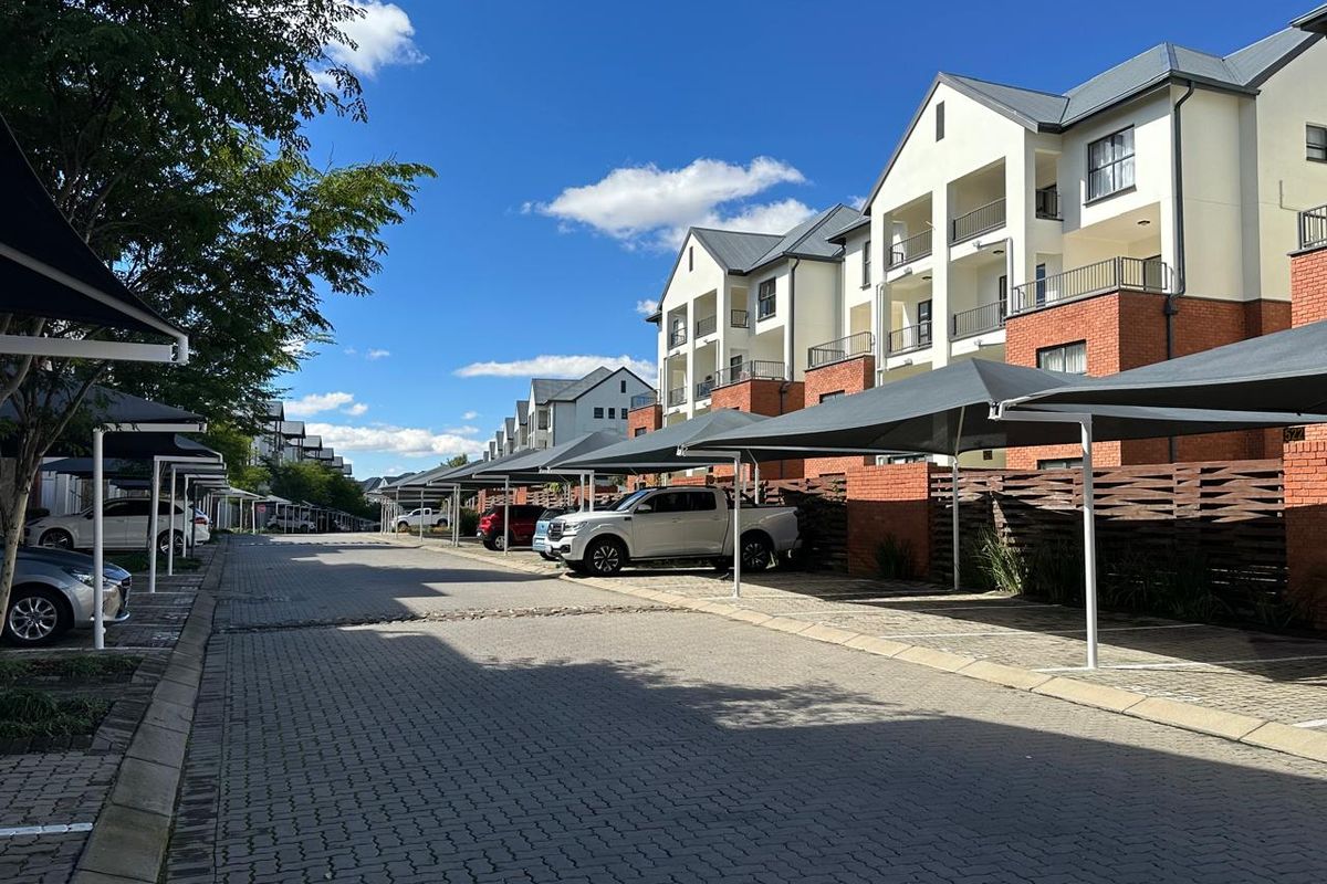 Greenstone Crest | 3 Bed | 2 Bath | FF | Available Immediately - Photo 2