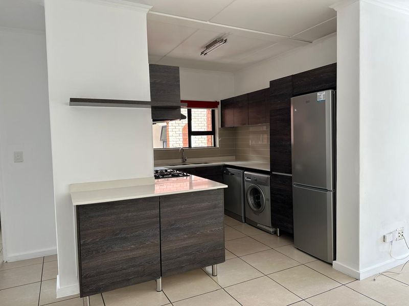 Greenstone Crest | 3 Bed | 2 Bath | FF | Available Immediately - Photo 5