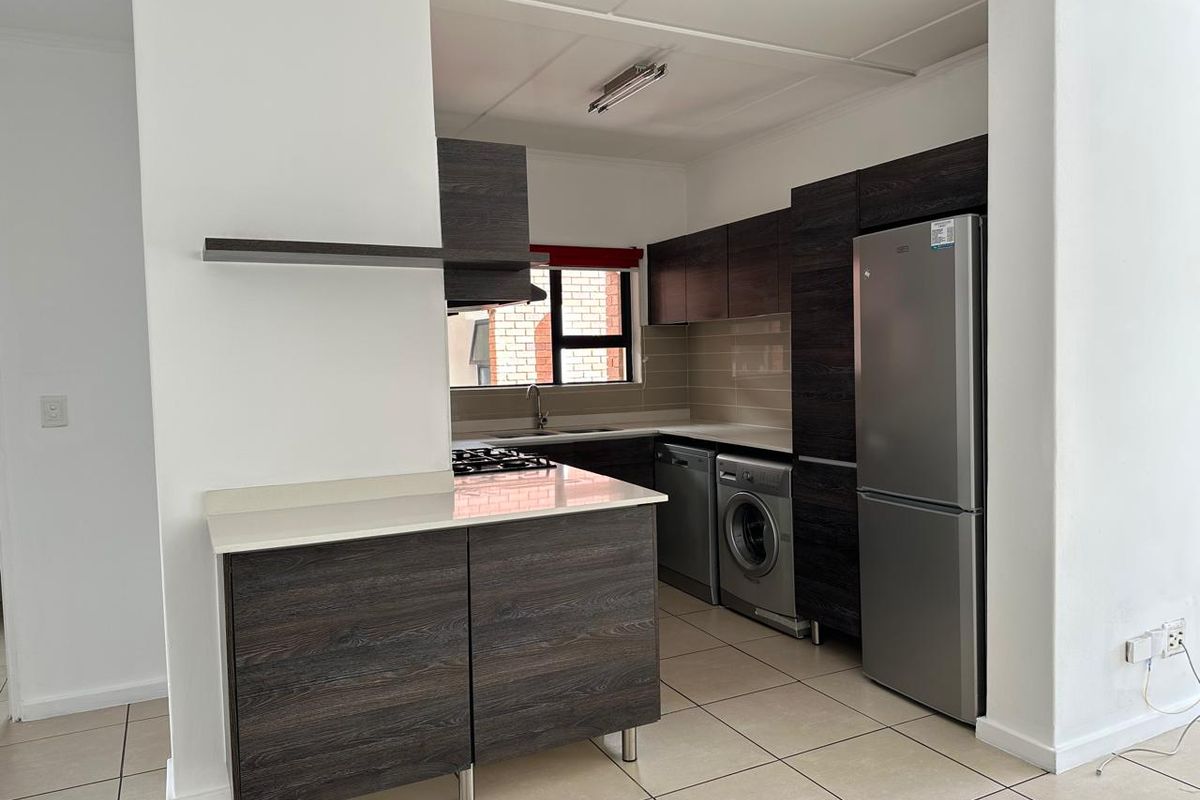 Greenstone Crest | 3 Bed | 2 Bath | FF | Available Immediately - Photo 5