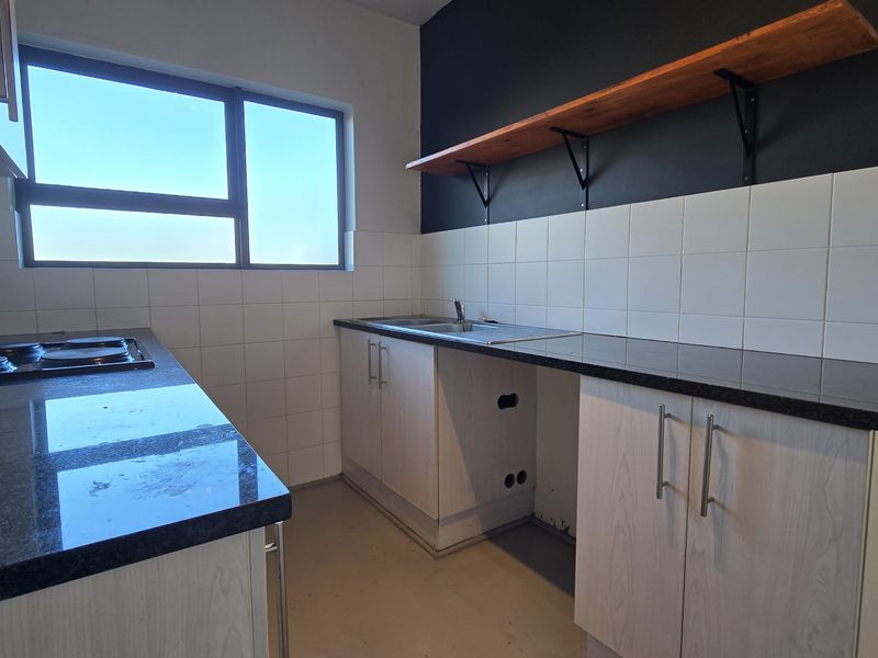 Spacious 1 Bedroom Apartment - North-Facing & Full of Light - Photo 6