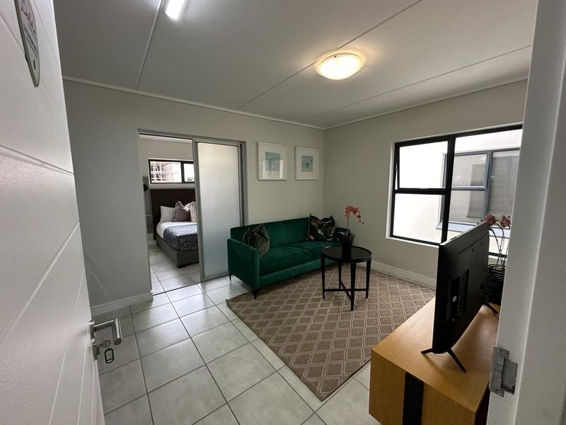1 bedroom 1 bathroom- third floor - Photo 2