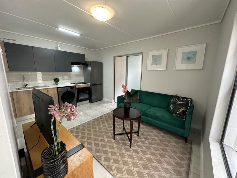 1 bedroom 1 bathroom- third floor - Photo 3