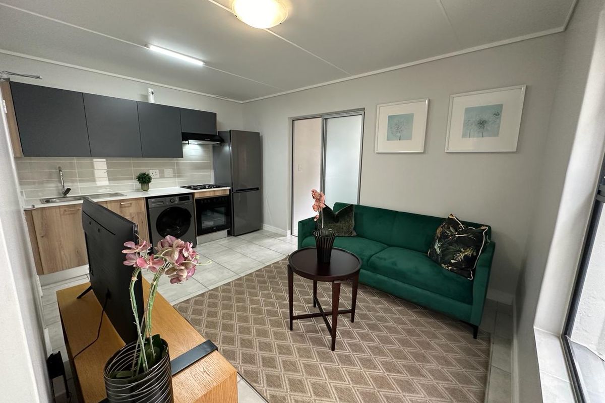 1 bedroom 1 bathroom- third floor - Photo 3
