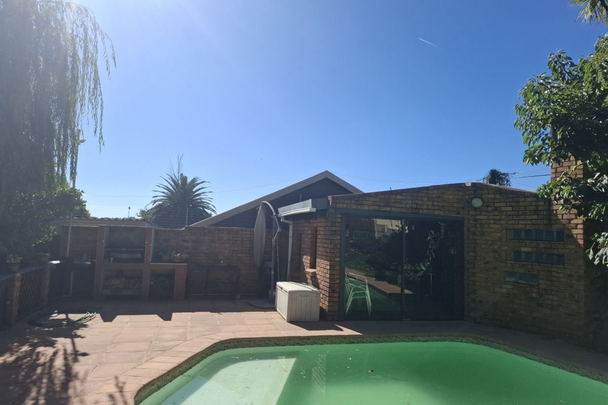 4 Bedroom House in Eastleigh In Edenvale. - Photo 3
