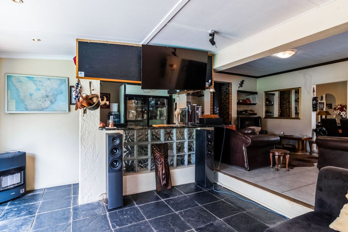 Secure 3 Bedroom home in Buurendal - Photo 4