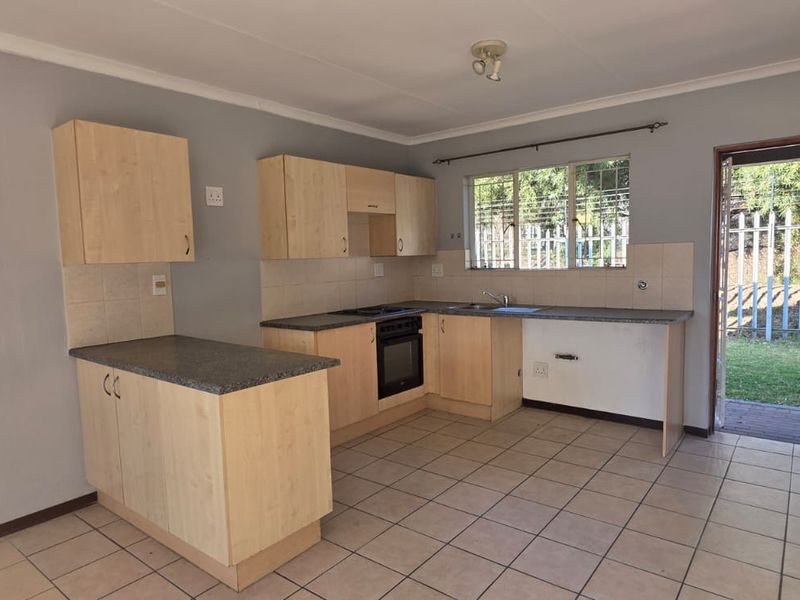 3 bedroom 2 bathroom lockup and go in Aloe Ridge 1 - Photo 6