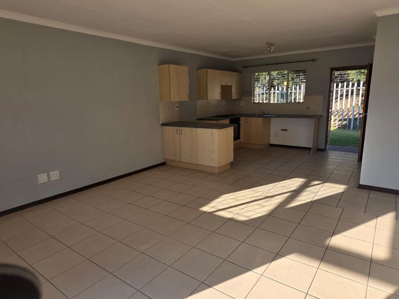 3 bedroom 2 bathroom lockup and go in Aloe Ridge 1 - Photo 4