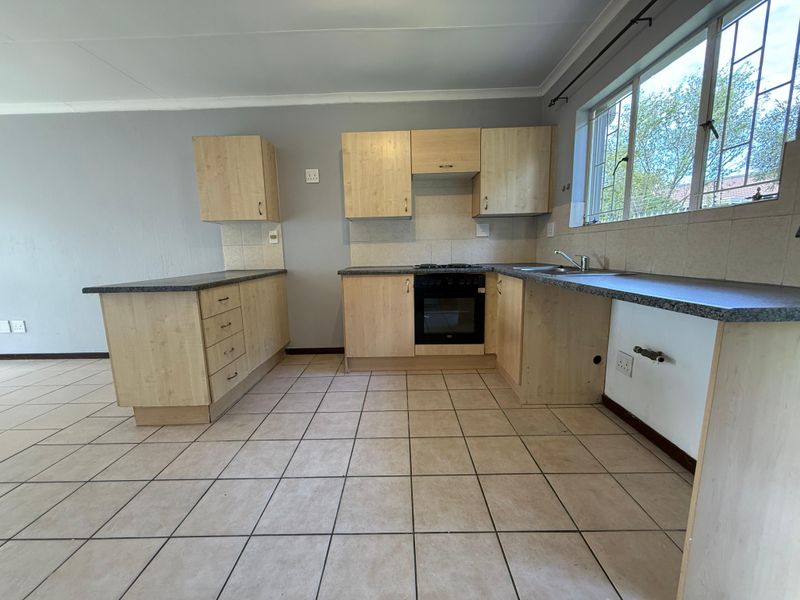 3 bedroom 2 bathroom lockup and go in Aloe Ridge 1 - Photo 5