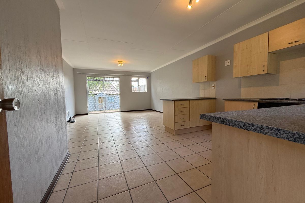 3 bedroom 2 bathroom lockup and go in Aloe Ridge 1 - Photo 4