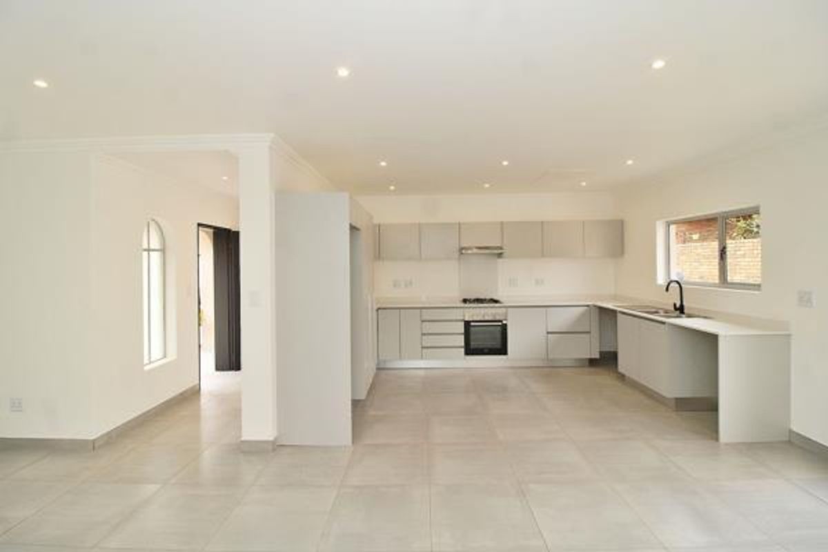 Stylish, Spacious & Secure – The Perfect Bedfordview Garden Apartment! - Photo 5