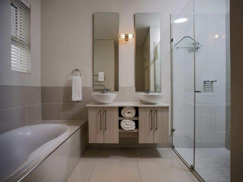 2 Bedroom Apartment / Flat to Rent in Dunkeld West - Photo 7