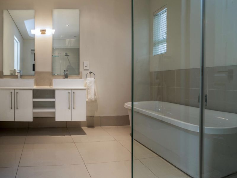 2 Bedroom Apartment / Flat to Rent in Dunkeld West - Photo 8