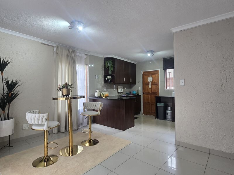 Sectional Title Rental Monthly In Sandton - Photo 6