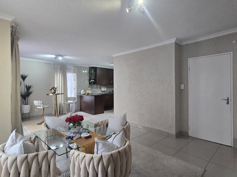 Sectional Title Rental Monthly In Sandton - Photo 5