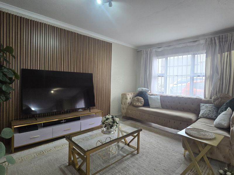 Sectional Title Rental Monthly In Sandton - Photo 2