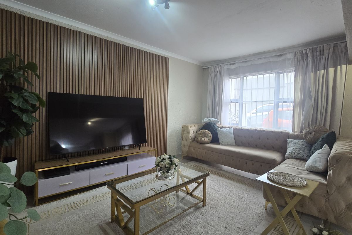 Sectional Title Rental Monthly In Sandton - Photo 2
