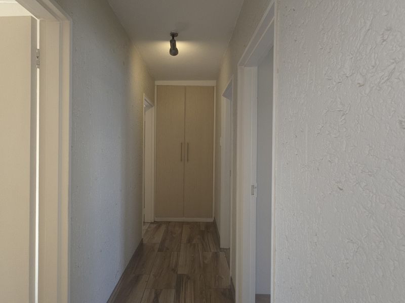 Newly renovated 3 bed 2 bath upstairs unit. - Photo 7