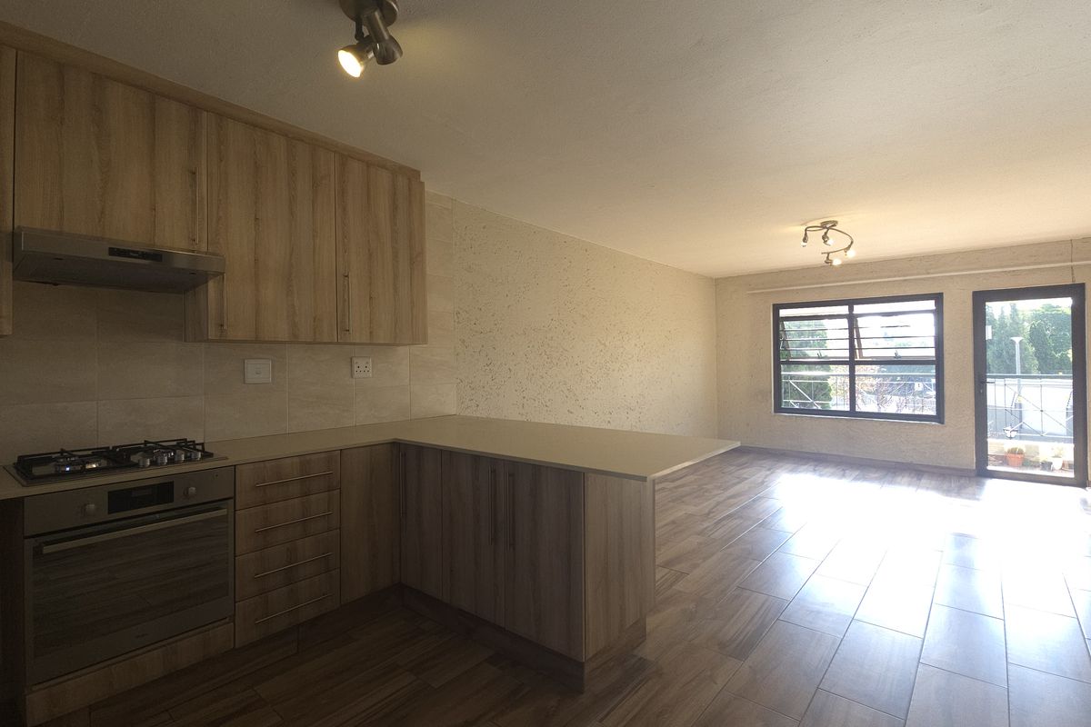 Newly renovated 3 bed 2 bath upstairs unit. - Photo 3
