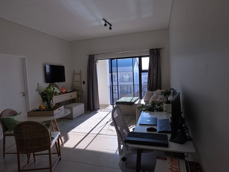 Stylish 3rd Floor Apartment in The Reid Lifestyle Estate - Photo 4
