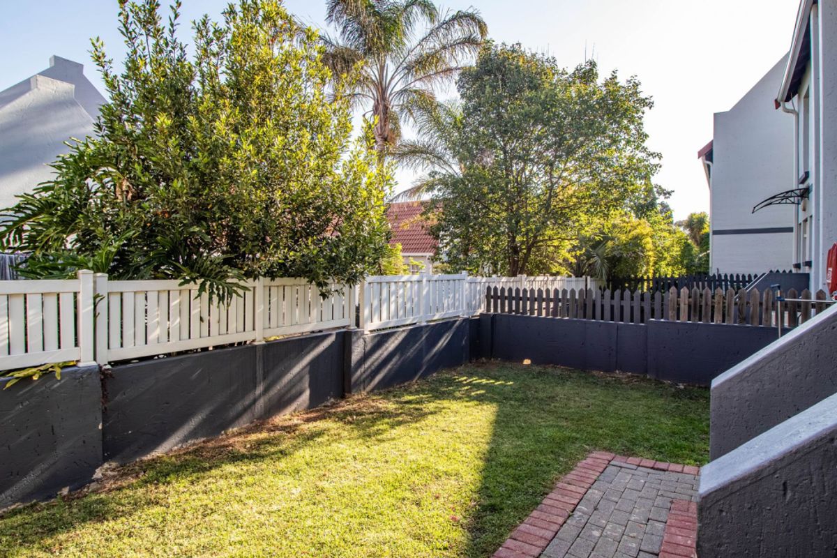 3-Bedroom Townhouse with Garden, Pool & 24-Hour Security - Photo 2