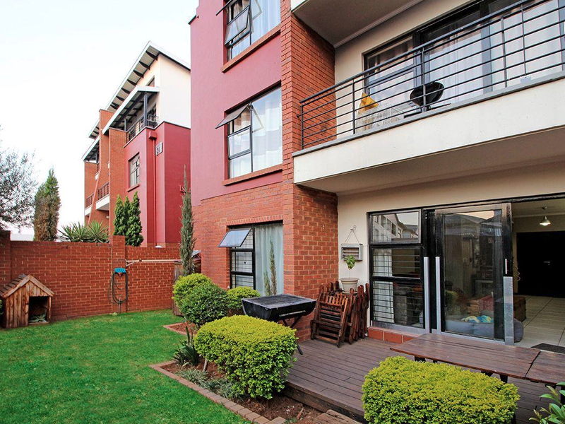 Serene Garden Apartment – Modern, Secure, and Move-In Ready! - Photo 3