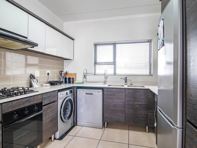 Modern, Secure, and Move-In Ready! - Photo 5