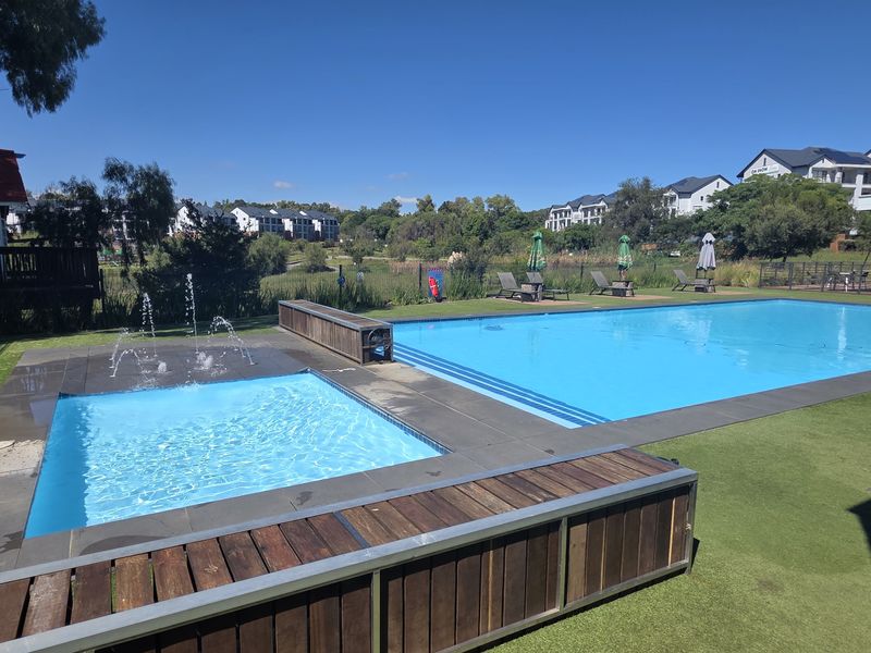 Stunning 1 Bedroom Apartment to Let in Linbro Park - Photo 9