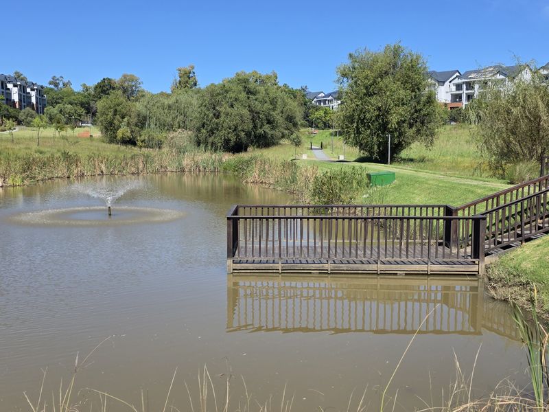 Stunning 1 Bedroom Apartment to Let in Linbro Park - Photo 10