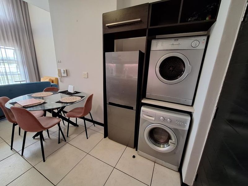 Stylish Top-Floor Apartment – Perfect for a Young Professional - Photo 10