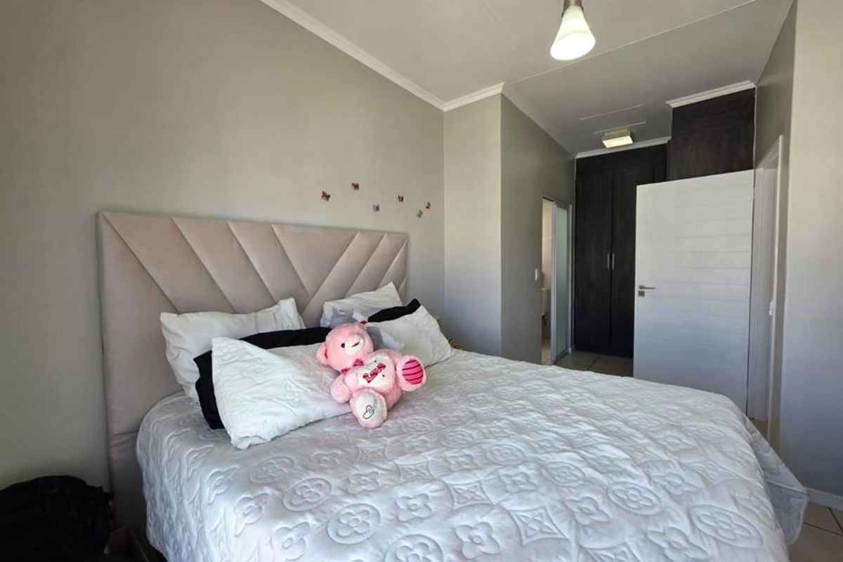 Modern 1-Bedroom Apartment with Balcony in Malakite - Photo 5