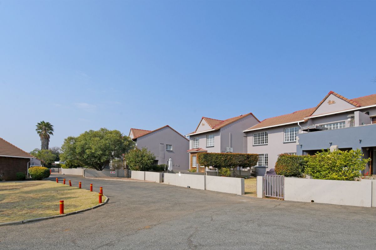 2 Bedroom Townhouse in Eden Glen - For Sale - Photo 4