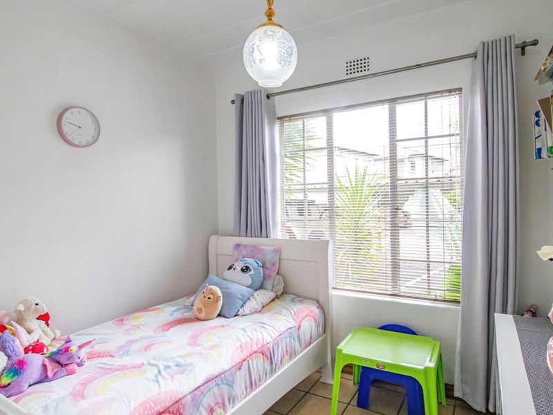 3 Bedroom Apartment in Eden Geln for Sale - Photo 10