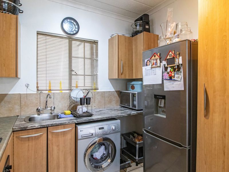 3 Bedroom Apartment in Eden Geln for Sale - Photo 5