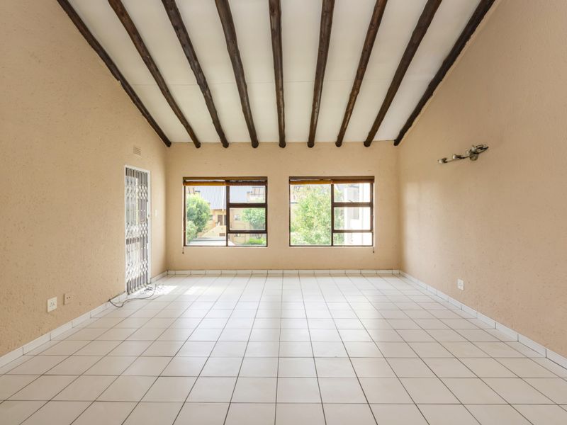 2-Bedroom Townhouse for Sale - Photo 9