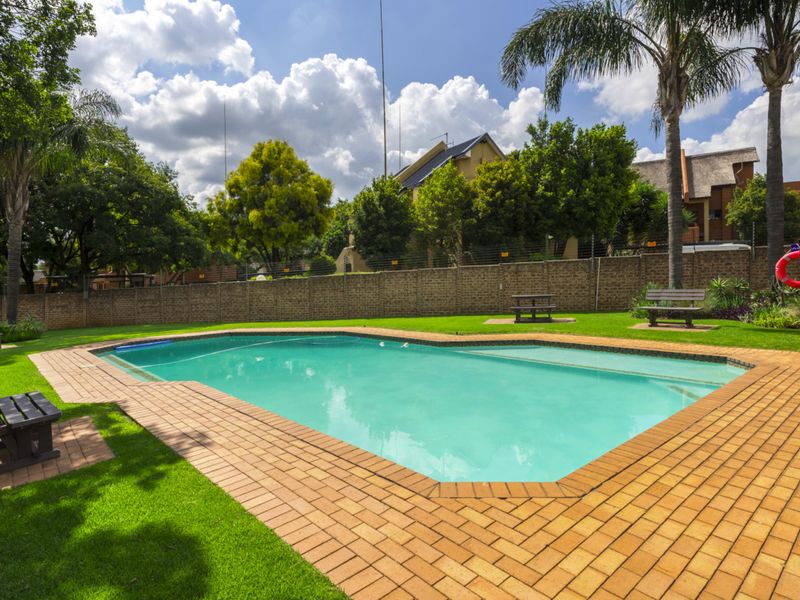 2-Bedroom Townhouse for Sale - Photo 3