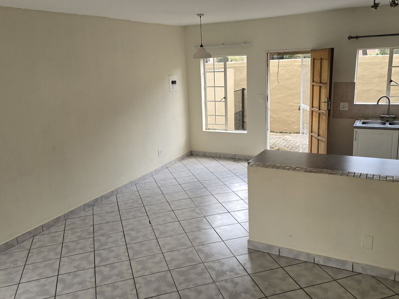 2 Bedroom 1 bathroom duplex to let. - Photo 9