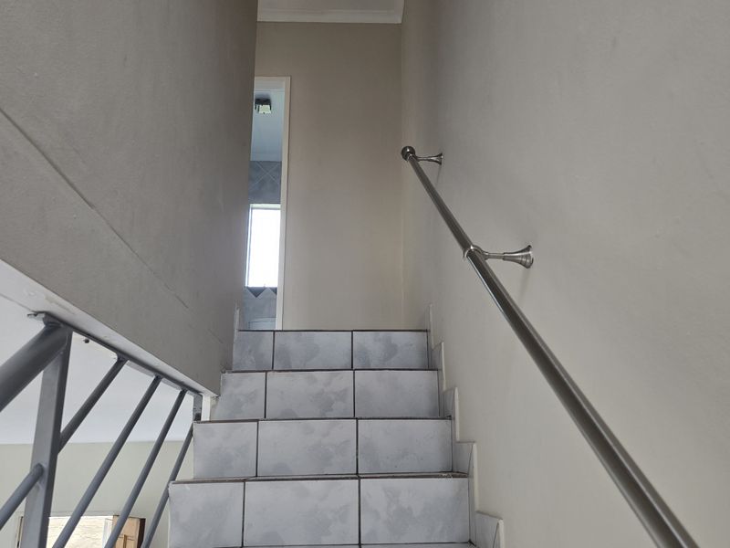 2 Bedroom 1 bathroom duplex to let. - Photo 10