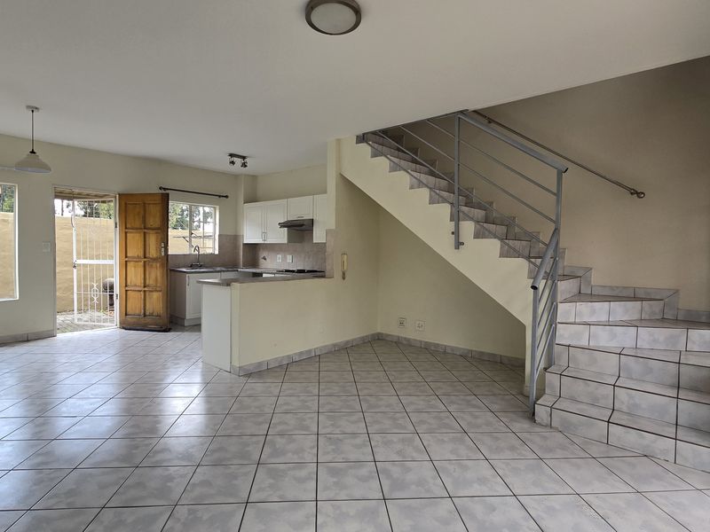 2 Bedroom 1 bathroom duplex to let. - Photo 7