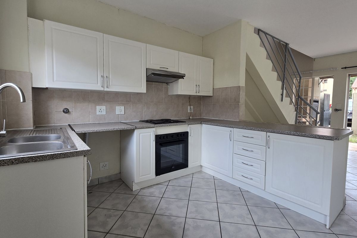 2 Bedroom 1 bathroom duplex to let. - Photo 5