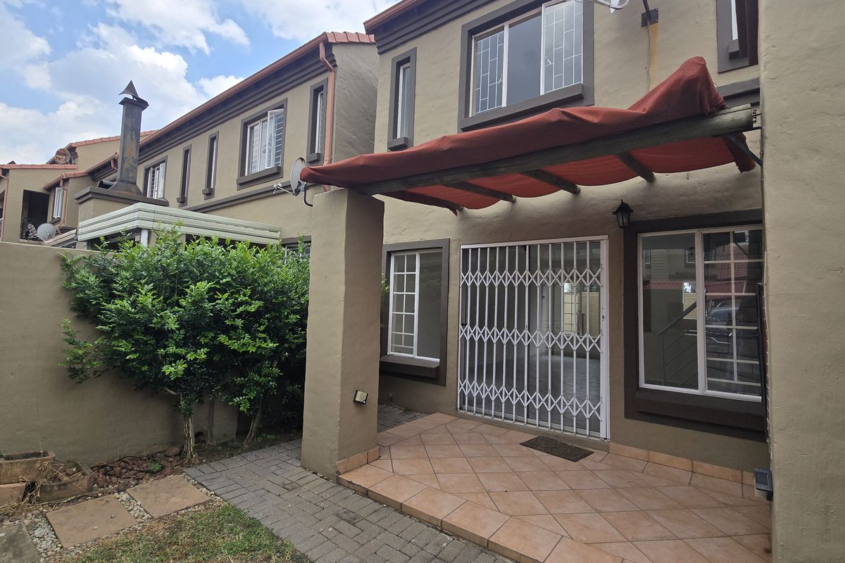 2 Bedroom 1 bathroom duplex to let. - Photo 2