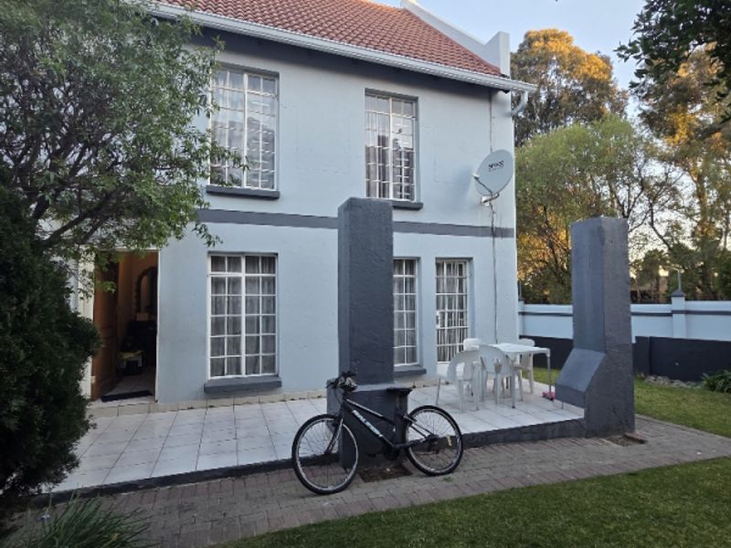 3 Bedroom 2 bathroom unit FOR SALE - Photo 1