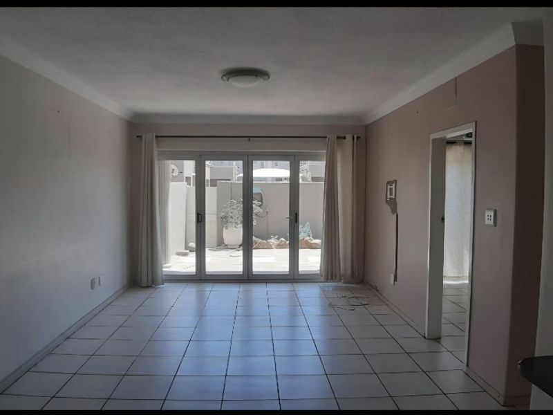 Stylish Duplex Living with Space, Security & Saturday Morning Viewings - Photo 10