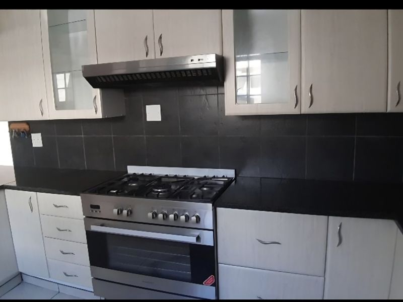 Stylish Duplex Living with Space, Security & Saturday Morning Viewings - Photo 7