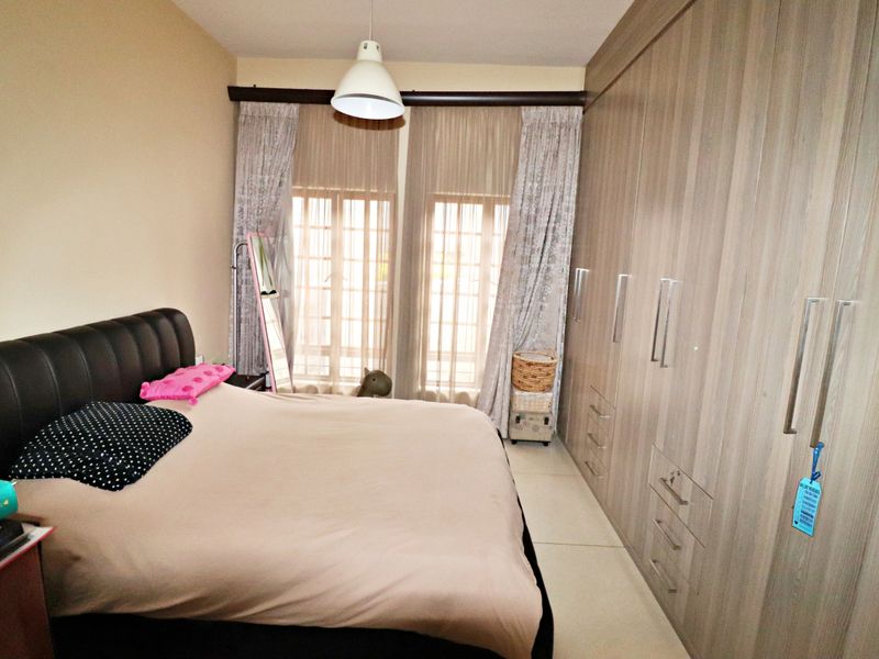 Modern Garden Apartment with Pool & Inverter System in the Complex - Photo 9