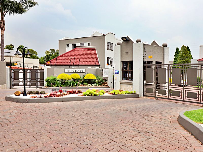 Modern Garden Apartment with Pool & Inverter System in the Complex - Photo 8