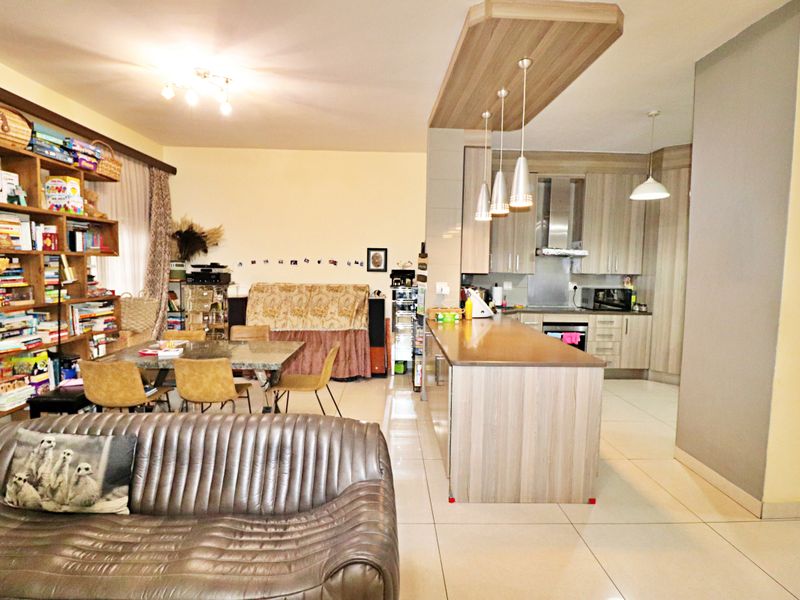 Modern Garden Apartment with Pool & Inverter System in the Complex - Photo 5