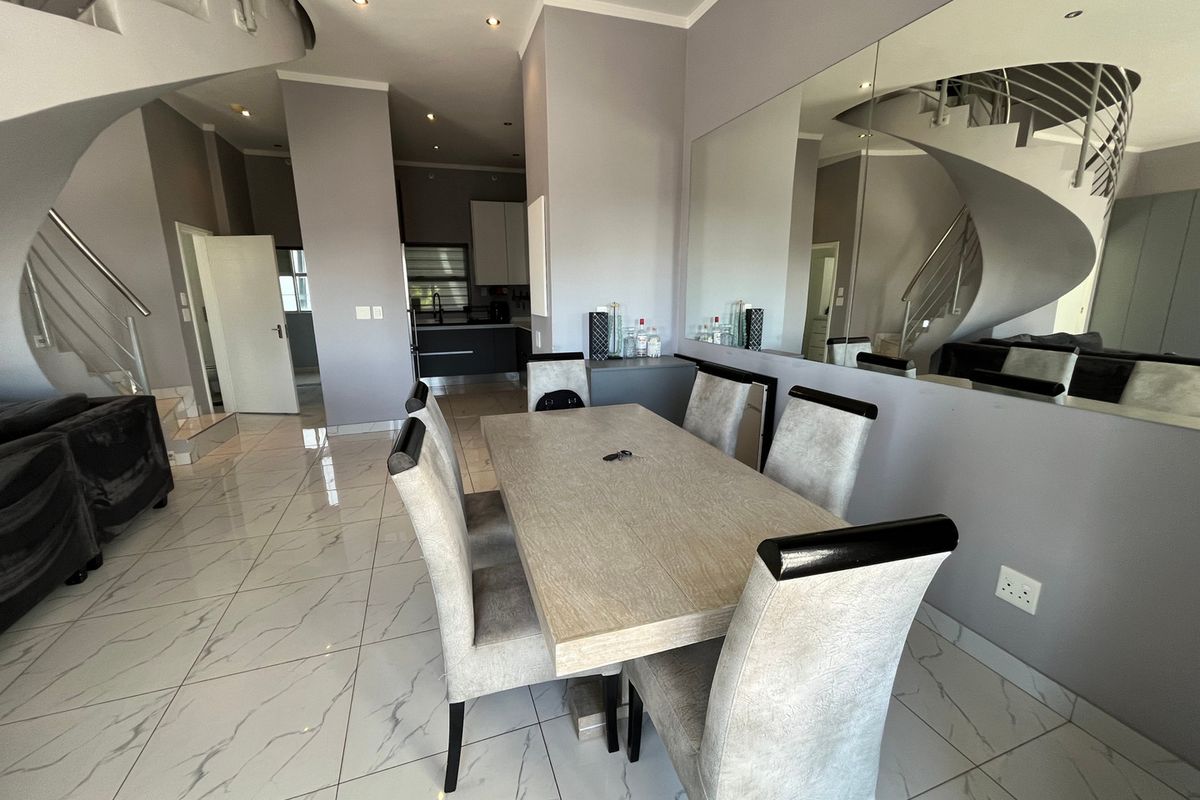 SANDHURST APARTMENT - Photo 4